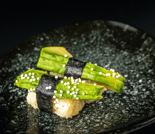 Odkryj najlepsze sushi w Poznaniu: Przewodnik po smakach Kraju Kwitnącej Wiśni