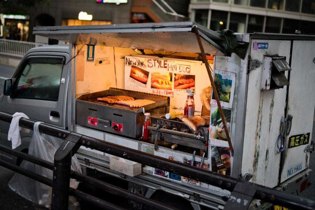 Oznaczenia alergenów w street foodzie: jak bezpiecznie zamawiać przy celiakii?