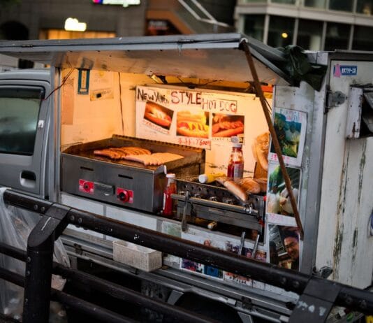 Oznaczenia alergenów w street foodzie: jak bezpiecznie zamawiać przy celiakii? Oznaczenia alergenów w street foodzie: jak bezpiecznie zamawiać przy celiakii?
